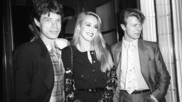 De izquierda a derecha: Mick Jagger; su esposa, la modelo Jerry Hall, y Bowie. Fuente: www.newstalkzb.co.nz